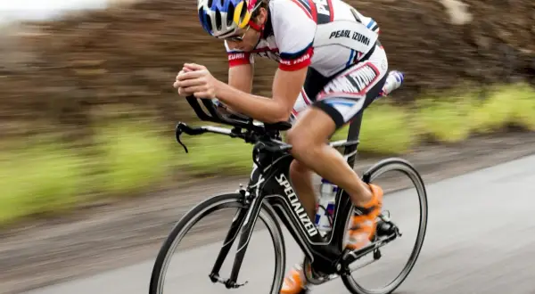 Jesse Thomas in full race mode, pushing hard on his bike.
